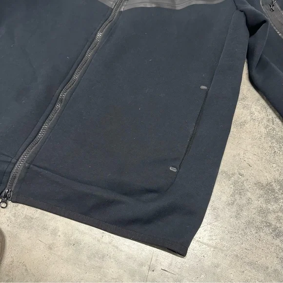 Nike Tech Fleece Black Hoodie Large - Picture 5 of 11